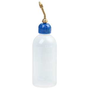 12251 PLASTIC OIL CAN