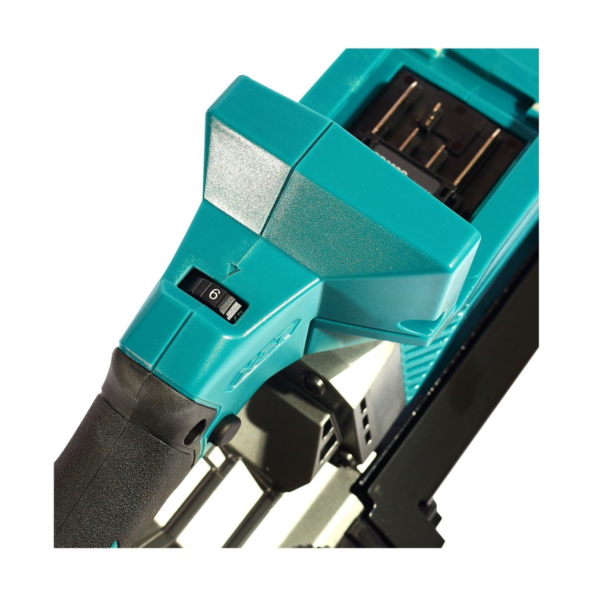 PB002GZ เลื่อยสายพานแบบพกพาไร้สาย 40V