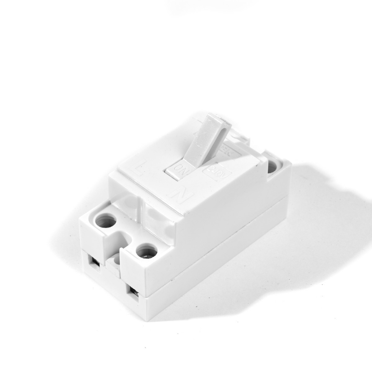 HT-28-20A เบรคเกอร์ 20A 2P1E สีขาว